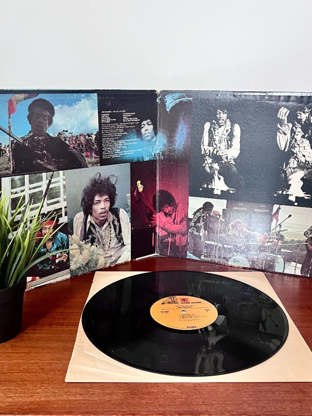 Vintage Jimi Hendrix Vinyl LP The Cry of Love